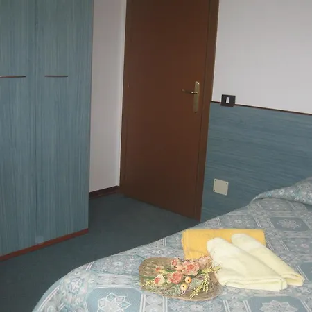 Del Turista Srl Ξενοδοχείο 3*